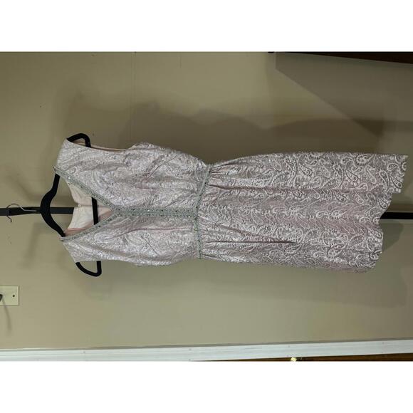 60s Vintage Elegant Sleeveless Women's Cocktail Dress with Beaded Trim - Picture 4 of 9